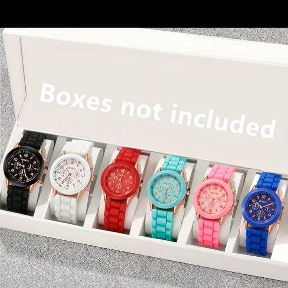 Casual three-eyed Roman scale dial quarts watch set Of 4 - Picture 2 of 5